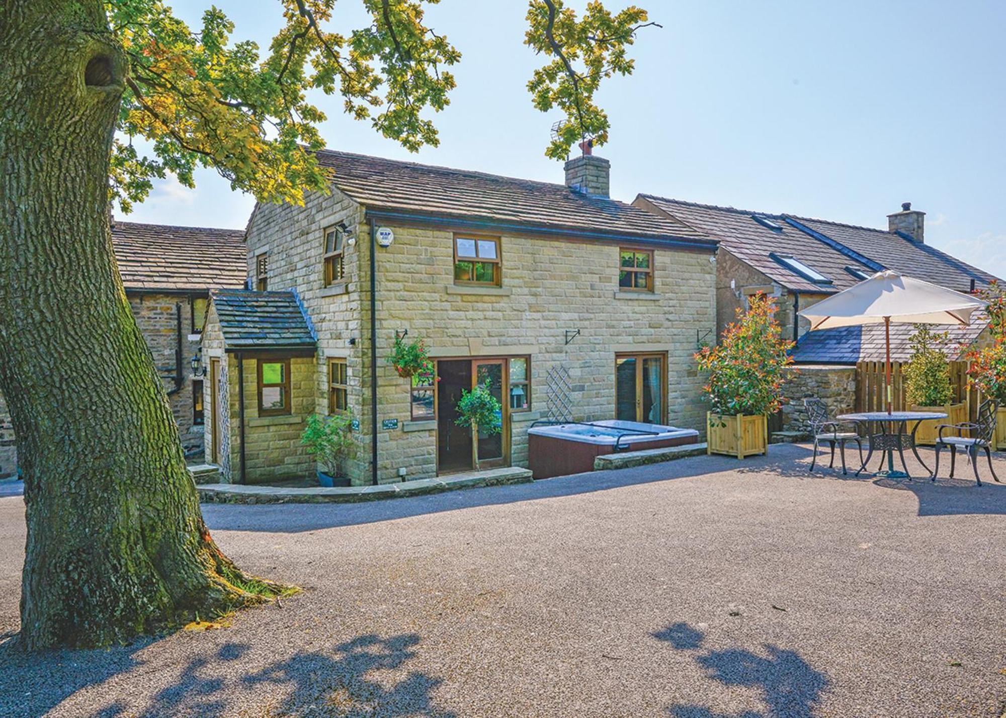 Charlesworth Lodges Glossop Room photo